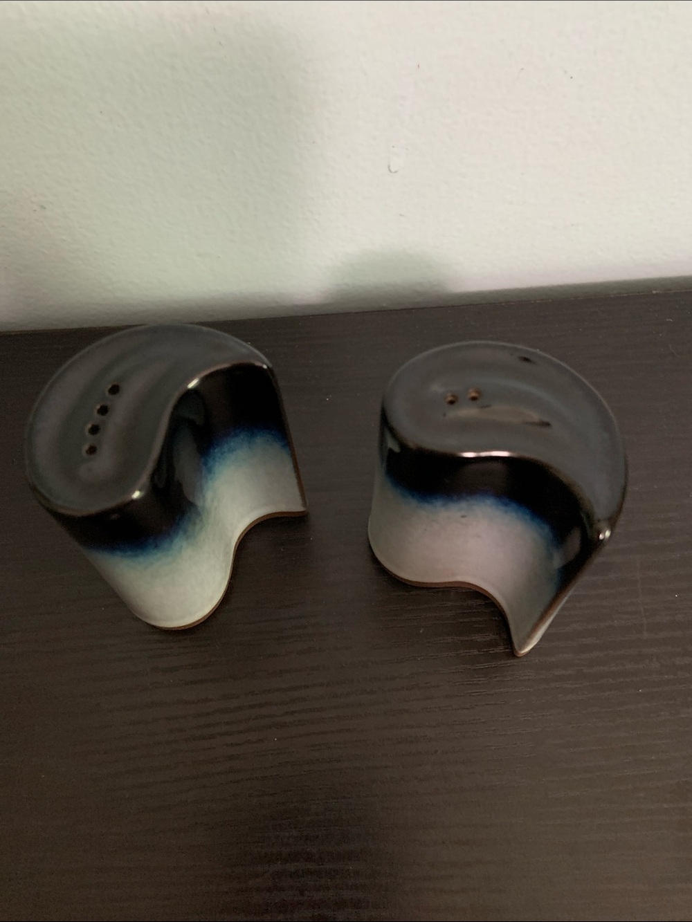 Peter Pots Blue Nesting Salt and Pepper Shaker Set - Picture 4 of 6